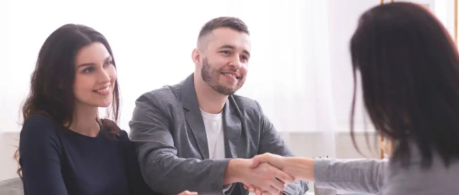 Benefits of Working with a Franchise Consultant in Canada & USA