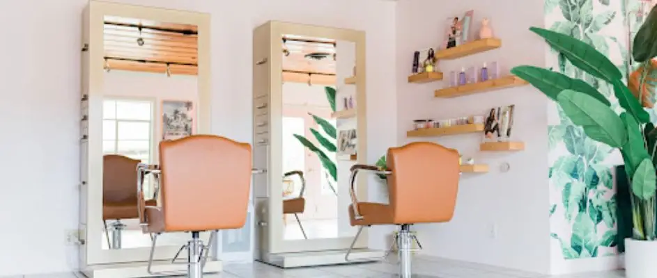 Fast-Growing Beauty, Lash & Salon Franchise Brands in Canada