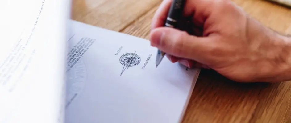 Understanding Franchise Agreements: Key Clauses to Know