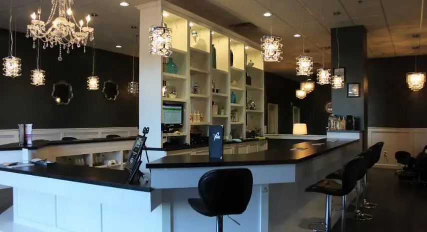 A Perfect 10 Nail & Beauty Bar Franchise Opportunity 2026 image 2