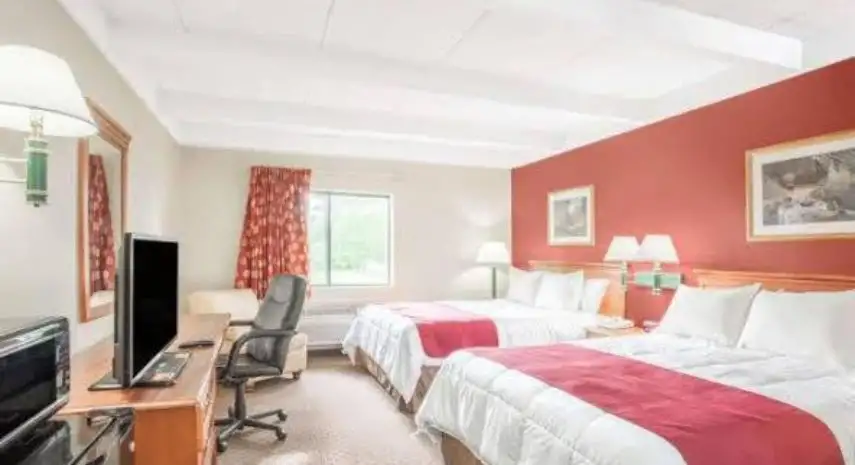 AmeriHost Inn & Suites USA Franchise Opportunity image 4