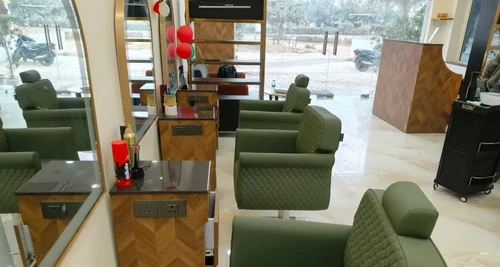 Best Luxury Salon Franchise Cost, Fees, Opportunity