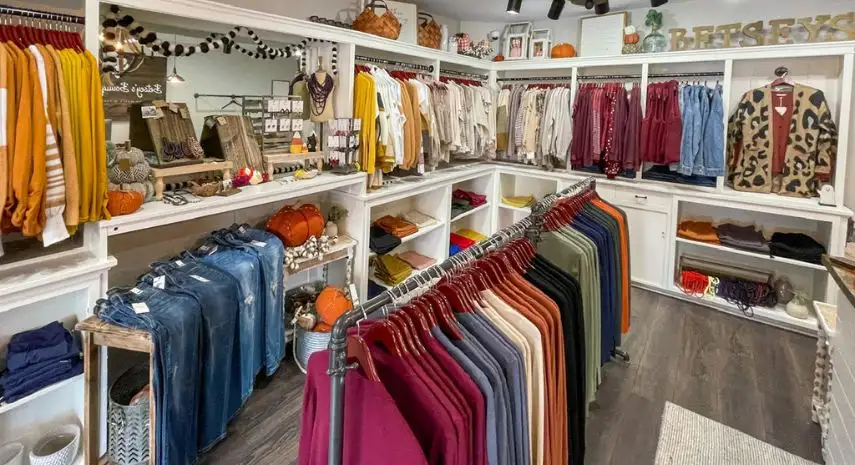 Betsey's Boutique Shop Franchise Opportunities USA image 3