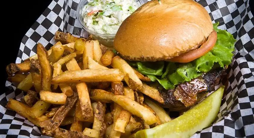 Burgers 2 Beer Restaurant USA Franchise Opportunity image 4