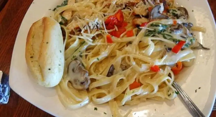 Champps Americana Franchise Cost, Fees & Opportunity
