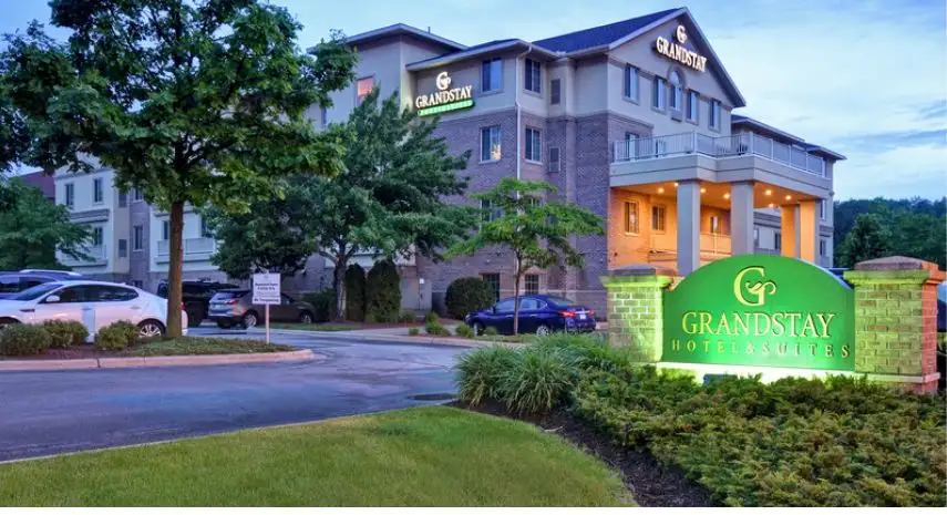 Crossings by GrandStay USA Franchise For Sale
