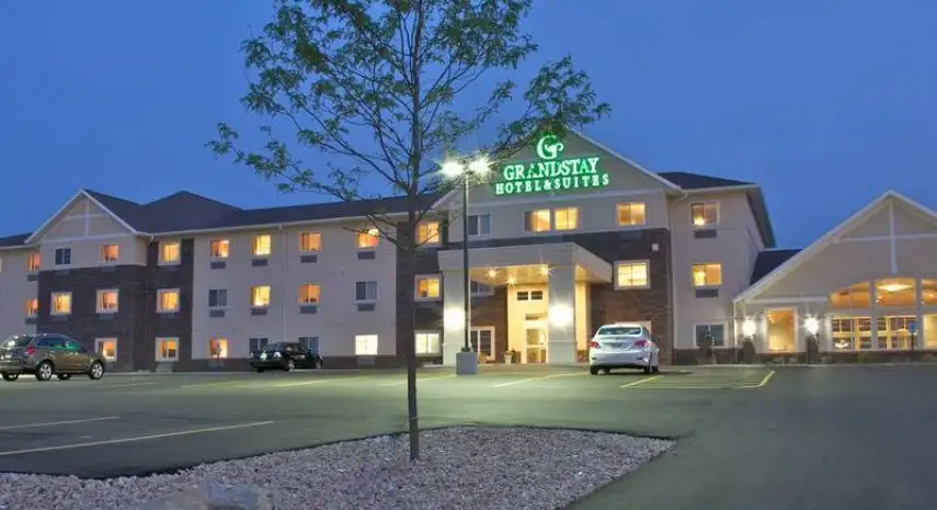 Crossings by GrandStay USA Franchise For Sale image 2