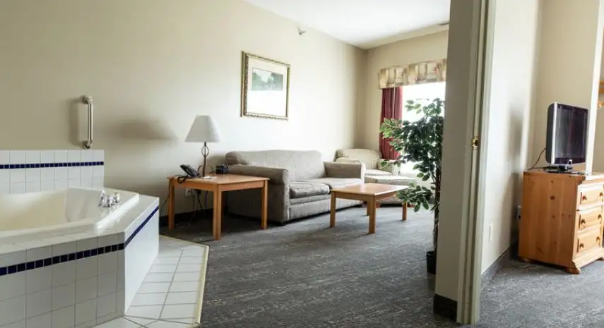 Crossings by GrandStay USA Franchise For Sale image 4