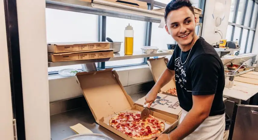 Denino's Pizzeria USA Franchise Opportunity image 4