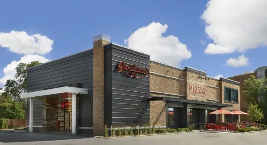 Giordano’s Pizza Franchise Opportunity | deep dish pizza image 2