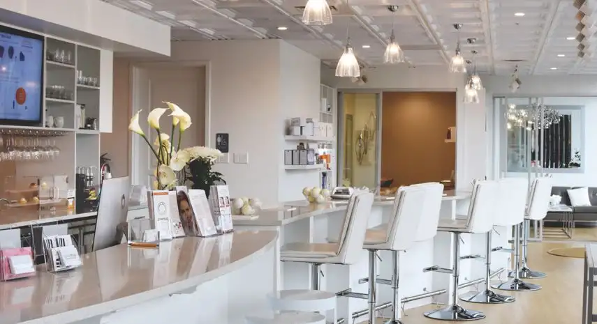 Glosshouz  | spa & beauty