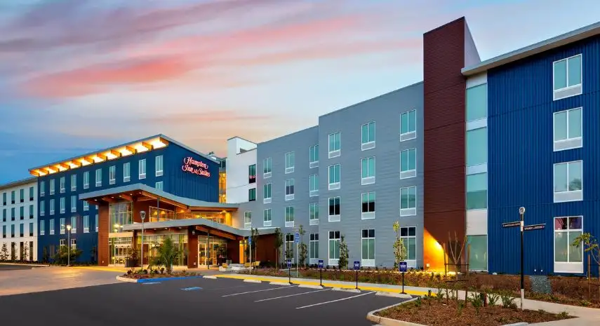 Hampton Inn & Suites