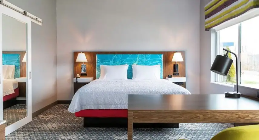 Hampton Inn & Suites