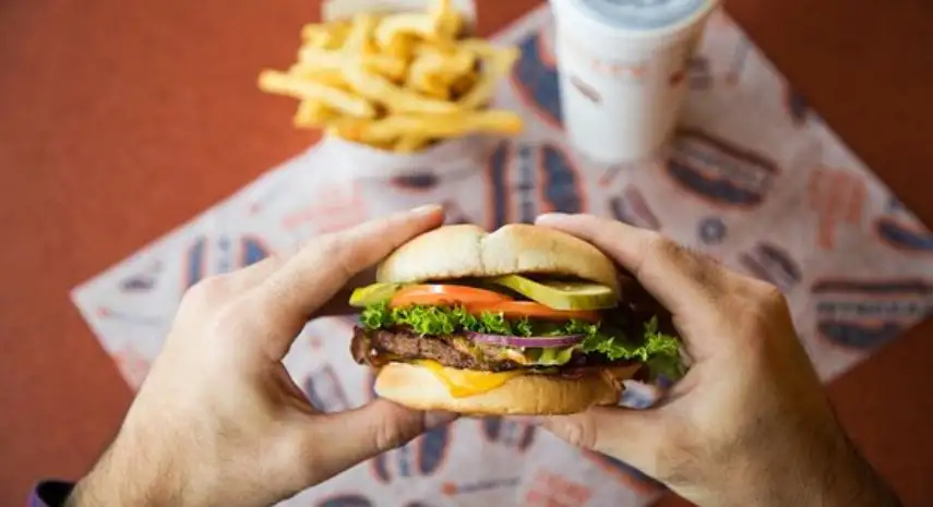 Harvey’s Franchise for Sale | fast casual burgers image 3