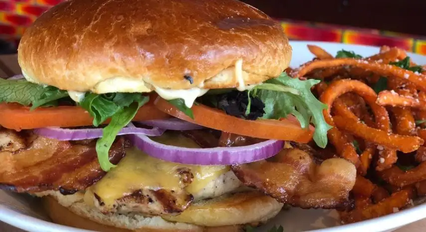 Houlihan’s Franchise for Sale | casual dining image 3