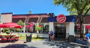 Johnny Rockets  | Costs, Info