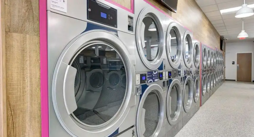 LaundroLab Franchise for Sale | laundromat image 2