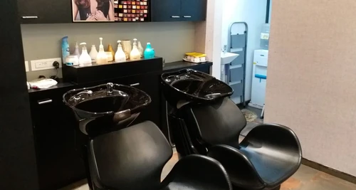 Lookout Salon Academy Franchise Cost, Fees, Opportunity