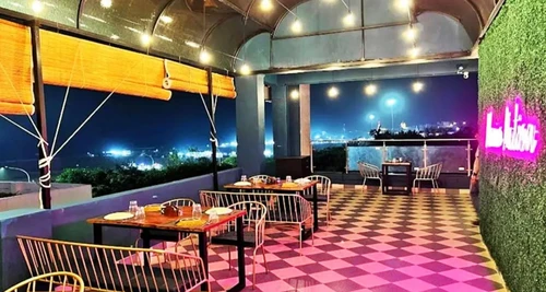 Momo Nation Cafe Franchise Cost, Fees, Opportunity