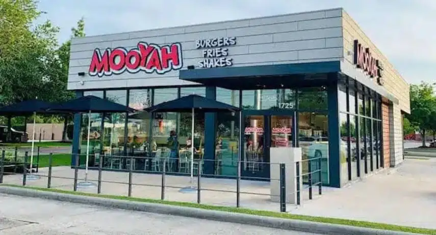 MOOYAH Burgers, Fries & Shakes Franchise Opportunity image 4