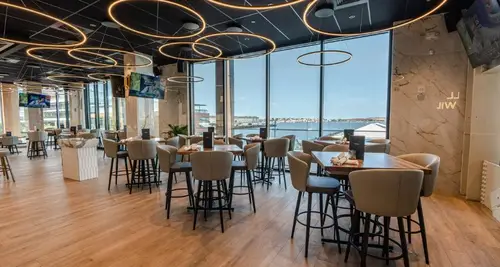 Moxies Franchise Cost & Fees Opportunities