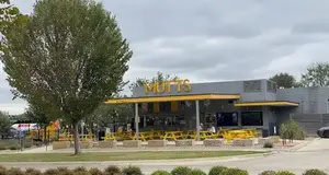 MUTTS Canine Cantina