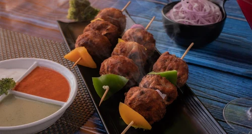 Nainital Momos Franchise Cost, Fees, Opportunity