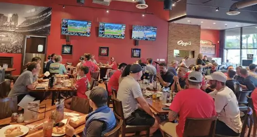 Oggi’s Sports Brewhouse Pizza