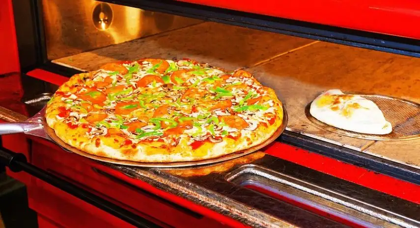 Pizzaville Canada Franchise Opportunity image 2