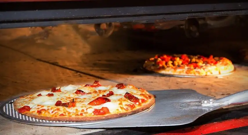 Pizzaville Canada Franchise Opportunity image 3