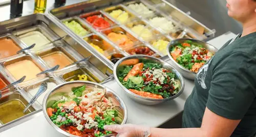 Salata Salad Kitchen Franchise Opportunity image 4