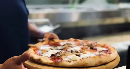 Seniore’s Pizza Franchise Cost & Fees Opportunities