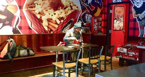 Smoke’s Poutinerie Franchise Cost, Fees, Opportunities