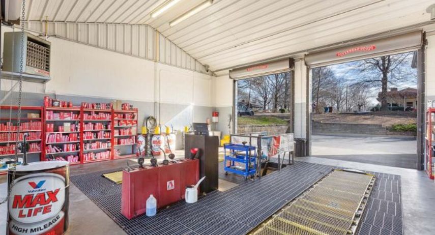 Strickland Brothers 10 Minute Oil Change Franchise For Sale image 3