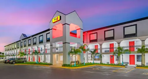 Super 8 by Wyndham Franchise Opportunities