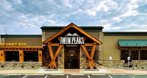 Twin Peaks Franchise Cost, Fees & Opportunity