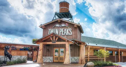 Twin Peaks Franchise Cost, Fees & Opportunity