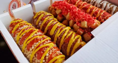 Two Hands Corn Dog Franchise Cost, Fees, Opportunity