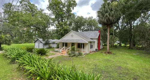 United Country Real Estate