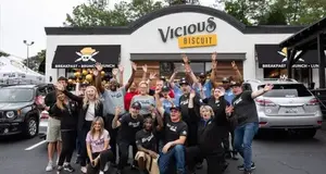 Vicious Biscuit Franchise Cost, Fees, Opportunity 2026
