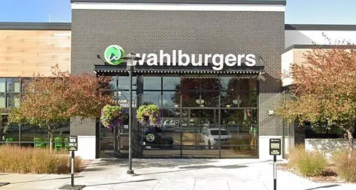 Wahlburgers Franchise Cost, Fees & Opportunities image 3