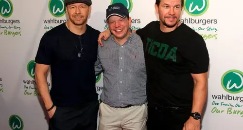 Wahlburgers Franchise Cost, Fees & Opportunities image 4