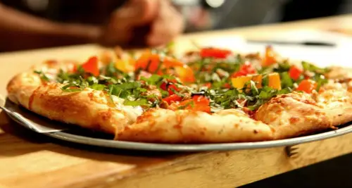 Zeeks Pizza Franchise Cost, Fees & Opportunities